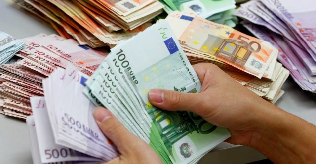 BSH: Euro rritet ne 136.5 lek, niveli me i larte brenda nje muaji